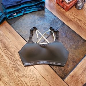 Victoria Secret Incredible Max Sports Bra - Olive